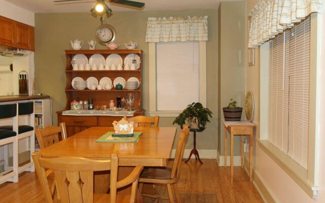 Anchorage House and Cottages