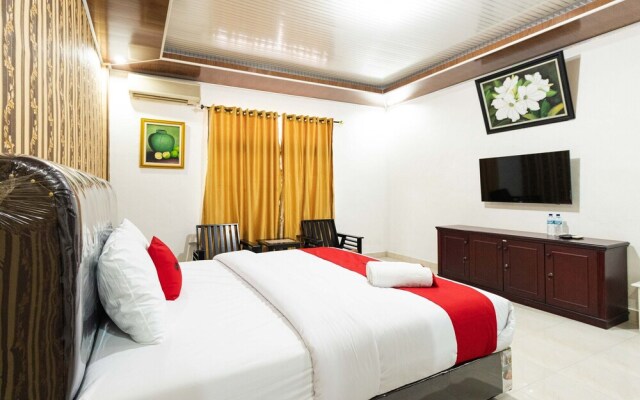 RedDoorz Plus near Universitas Methodist Medan