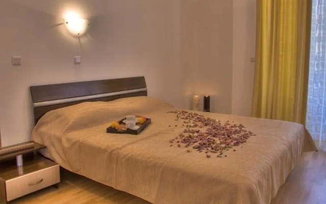 PMG Laguna Apartments