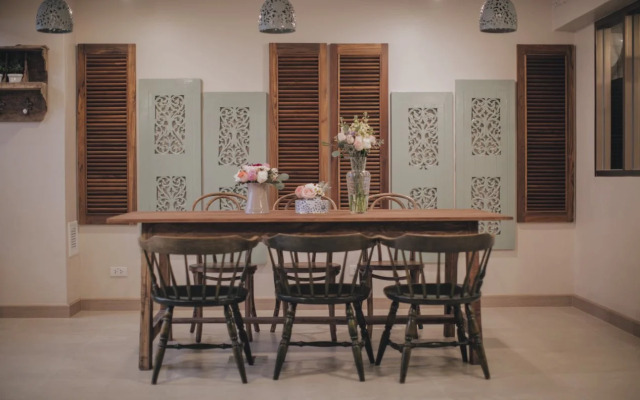 Vera Nidhra - Self check-in after 6pm