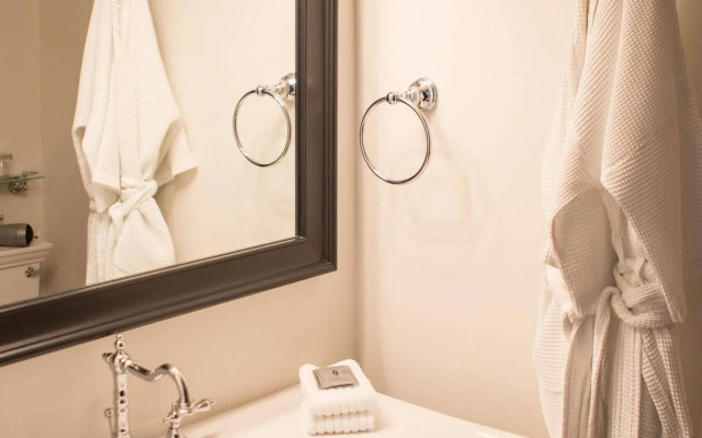 The Little Inn of Bayfield