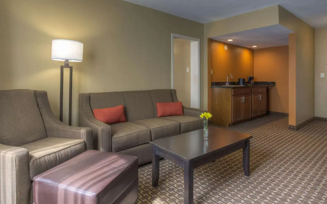 Quality Inn & Suites Chattanooga-East Ridge