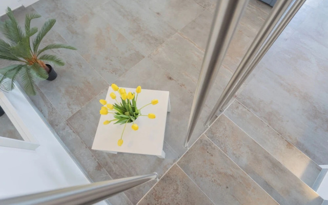 Dream Lake Apartments by Rent all Como