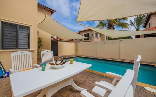 Amazing 4br3 5BA Villa w Private Pool Goldcoast