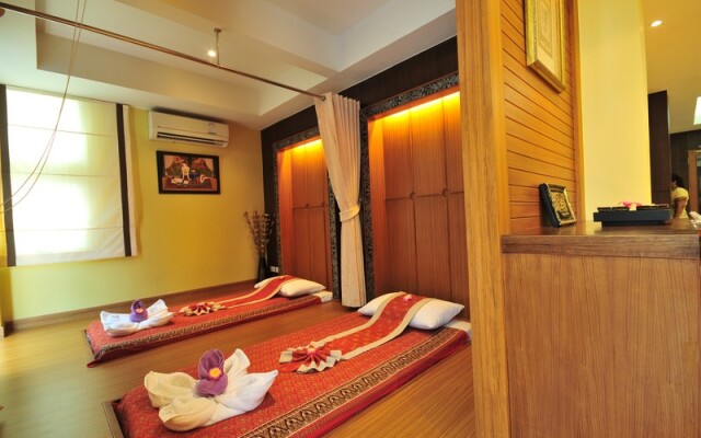 Win Long Place managed by Win Long