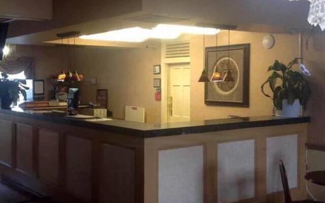 Econo Lodge Conference Center