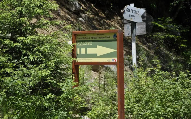 Cabana Cascada Cârnic