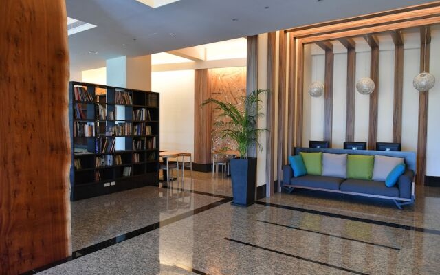 Celebrity 99 Hotel