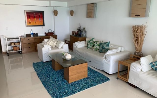 JUUB Acapulco, Exclusive Beachfront Apartment