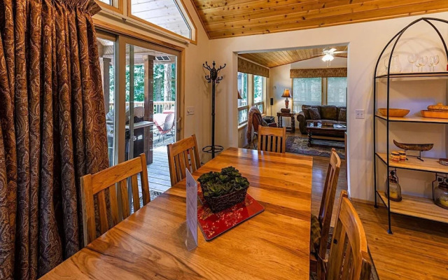 #39 & #40 Hyatt Lake Compound - Sleeps 12