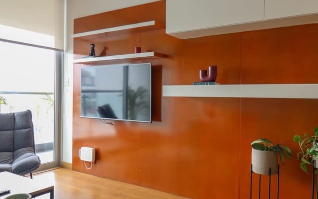 w Amazing 3BR With Balcony in Miraflores