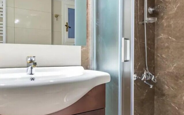 Chic flat in Kolonaki next to American Embassy