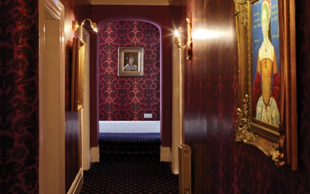 New House Country Hotel