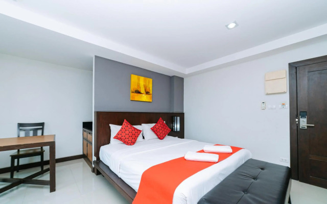 OYO 241 Ratana Hotel Sakdidet