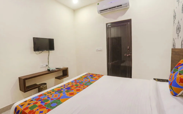Fabhotel Prince Mama