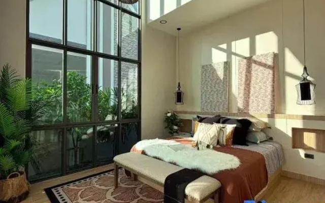Single-family three-bedroom swimming pool villa