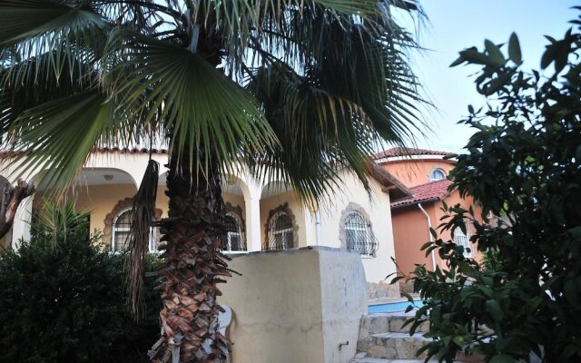 Mustakil Villa