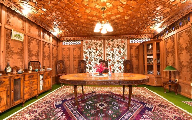 Inshallah Houseboats