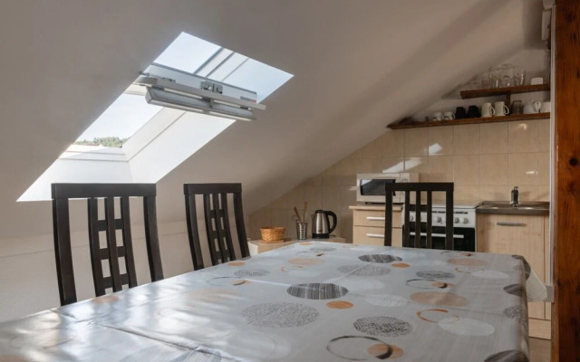 Tiho - 10m From the Beach - SA1 Potkrovlje