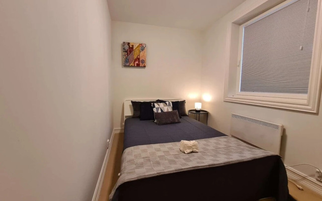 Bright And Modern - 2-bedroom, Central, Free Parking