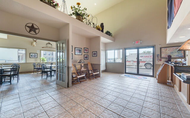 Lone Star Inn & Suites