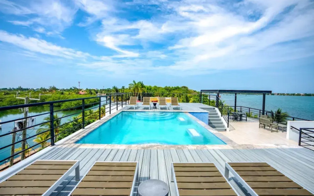 Oceanfront Sunset Gecko Condo - Second Floor 2B