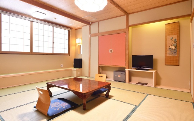 Hotel New Kotobuki – Guest Rooms – Matsumoto