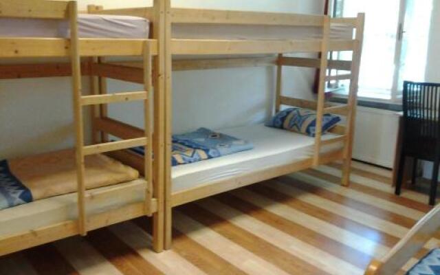 Hostel66
