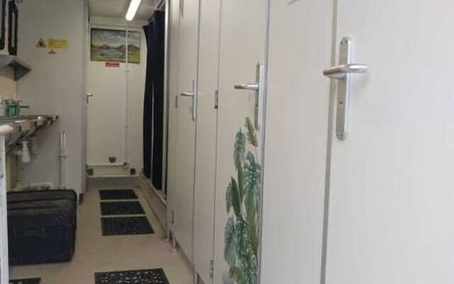 Pilgrims Shepherd's Hut - Goosewell Glynn Glamping