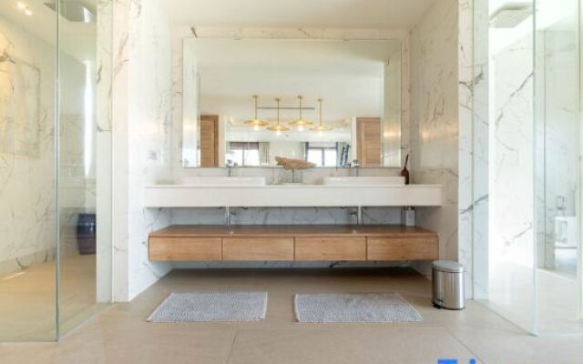 Phuket Seaview with Pool and Rooftop 4 Bedroom Skyvilla