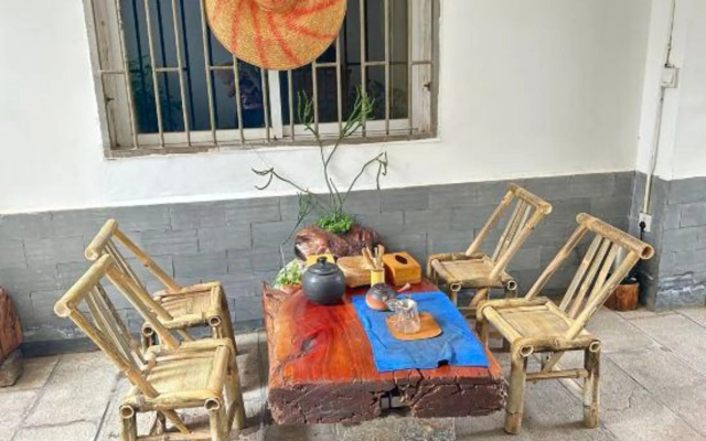 Nilv Flower Time International Youth Hostel