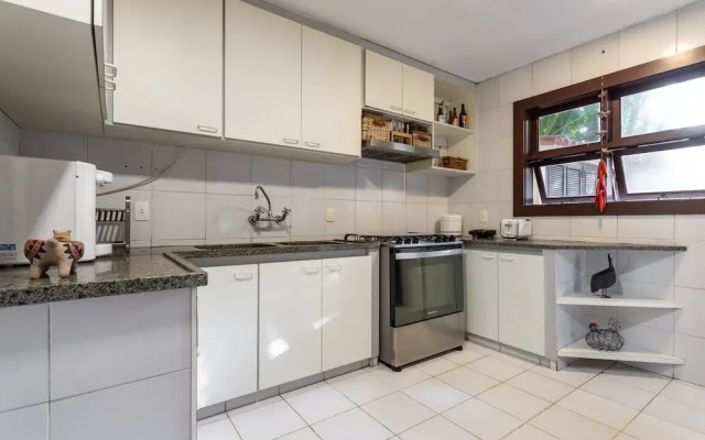 House With Private Beach in Porto Bello Mangaratiba