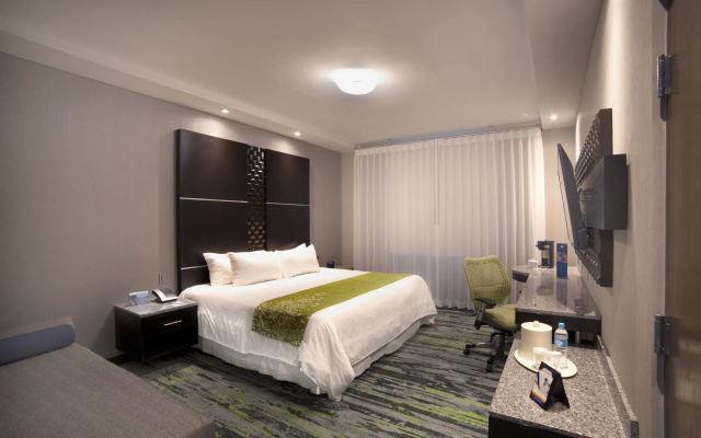Hotel Mirra San Luis