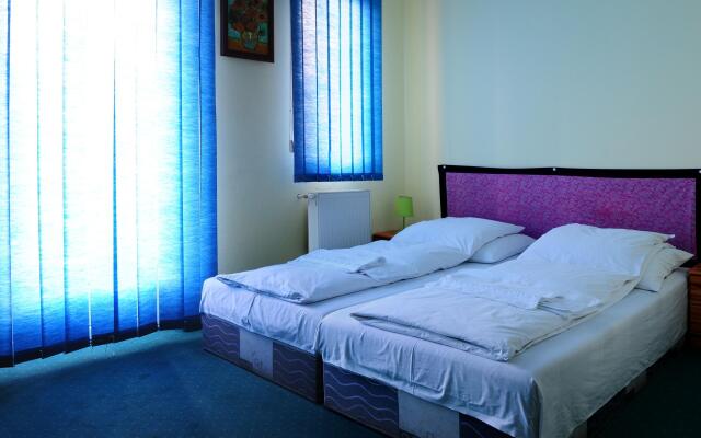 Chesscom Hotel