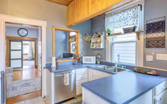Cincinnati Home w/ Deck & Private Hot Tub!