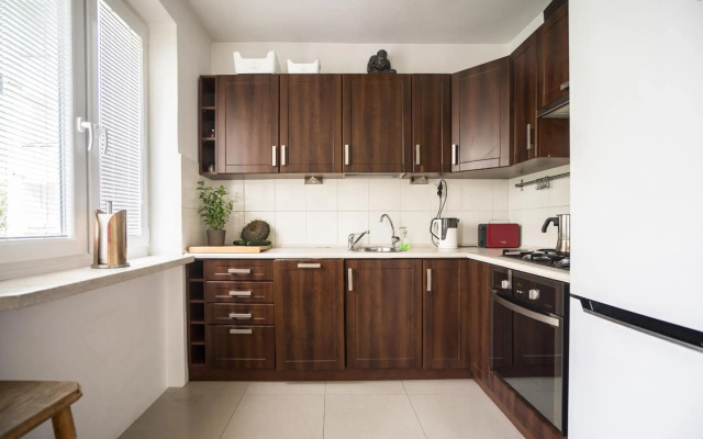 oompH Warsaw Central 3-bedroom Flat