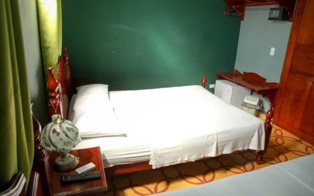 Sombrilla ft Mansion Cantero - Adults Only