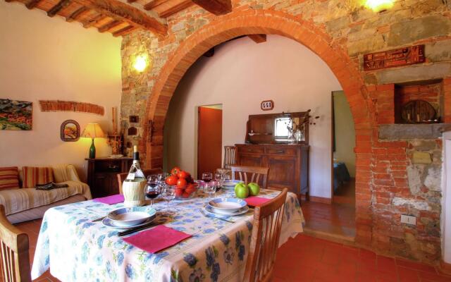Rolling Farmhouse of Val D'orcia