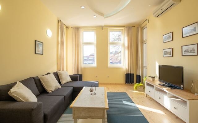 FM Deluxe 2-BDR Apartment - Fantastic Stay