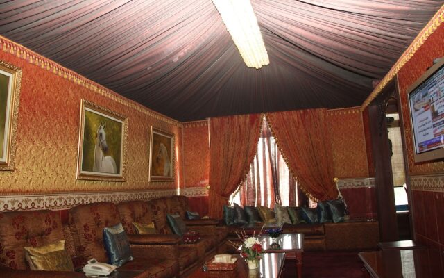 Acacia Hotel & Suites