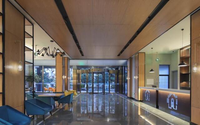 Campanile Hotel Huzhou Xiangwang Park