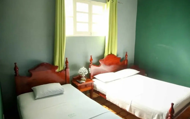 Sombrilla ft Mansion Cantero - Adults Only