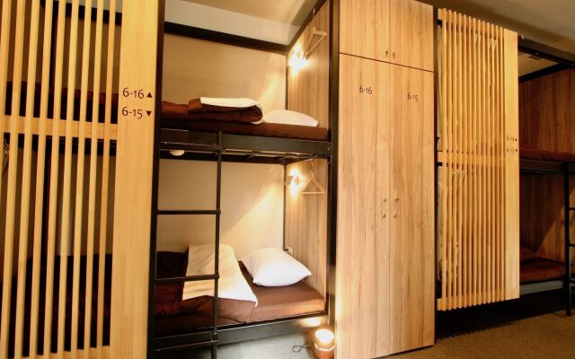Namba Guesthouse HIVE - Hostel