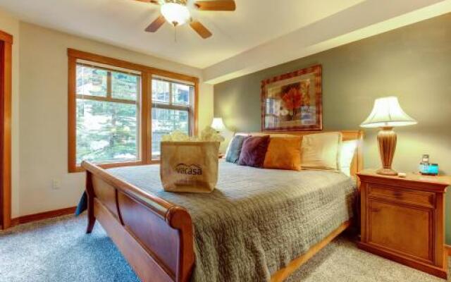 Eagle Springs East 207: Resting Moose Suite