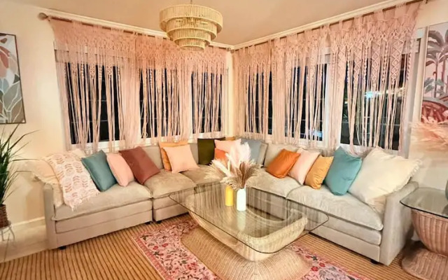 4 Bedroom Studio Luxury Suite