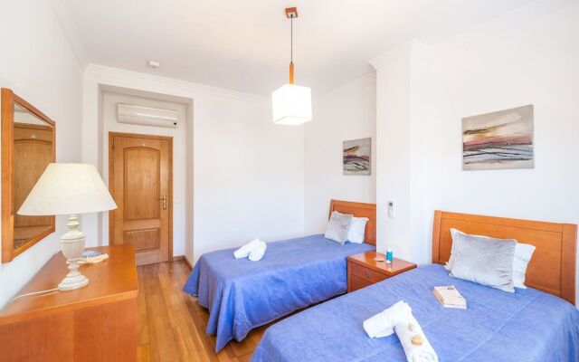 Villa Caly