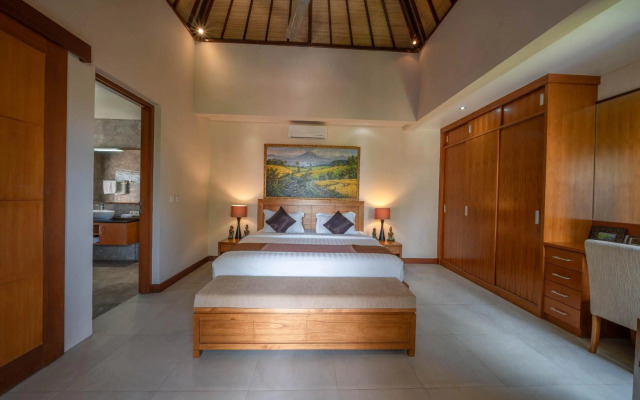 Villa Seacluded 1 - 3BR Villa in Central Seminyak - Large Pool