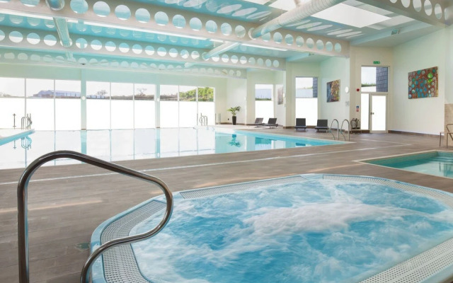 Una, Lodge 70