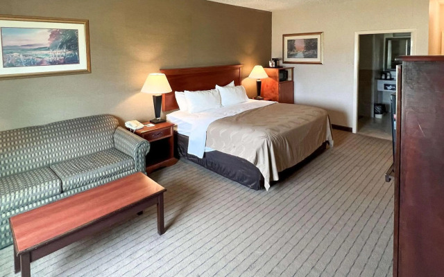Quality Inn & Suites Grants - I-40