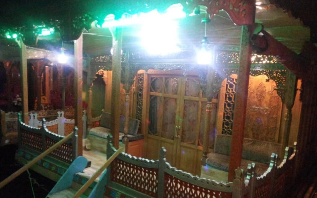 Young Shahzada Group of Houseboats
